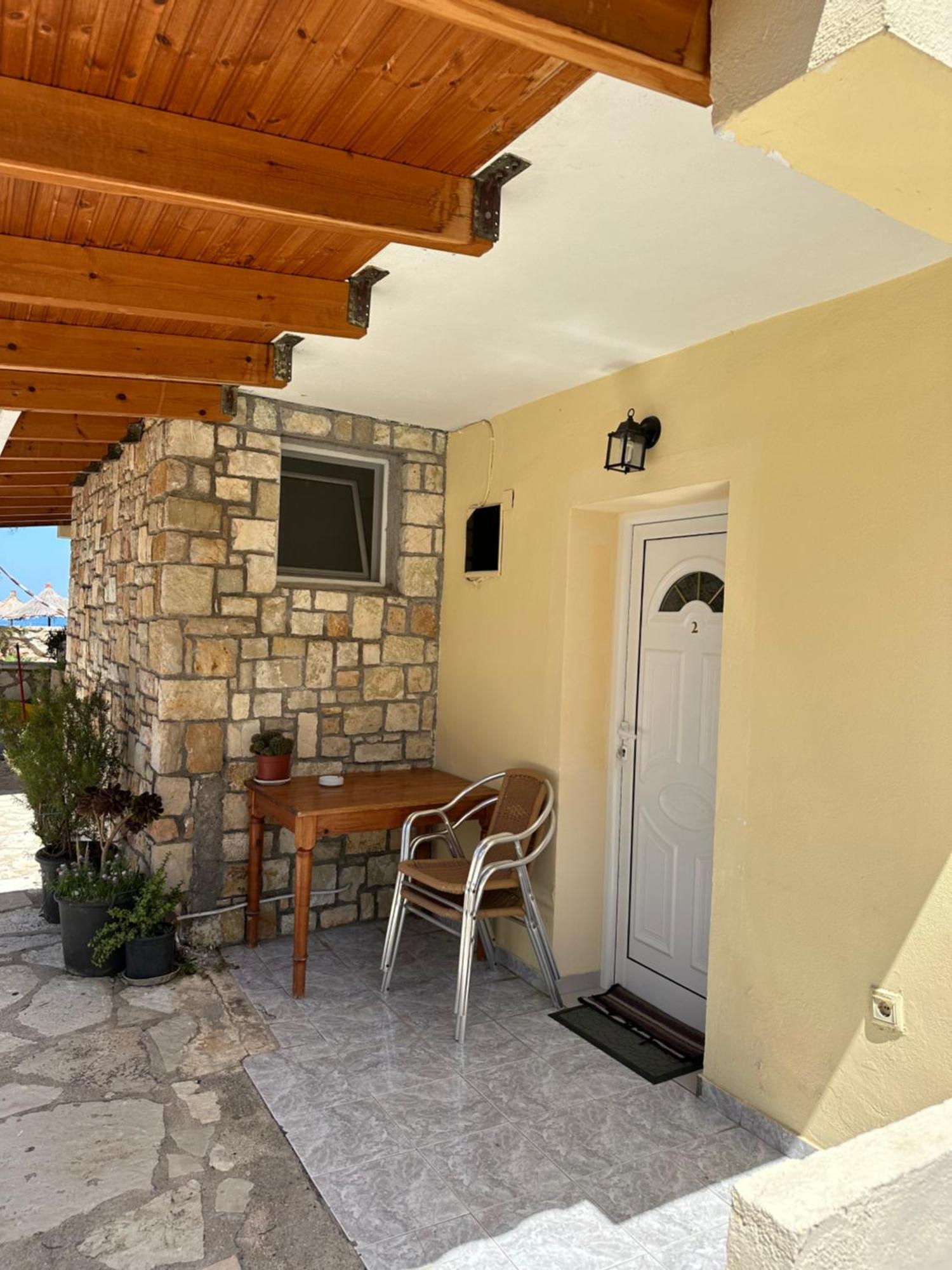 Potami Seashell Hotell Himare Eksteriør bilde