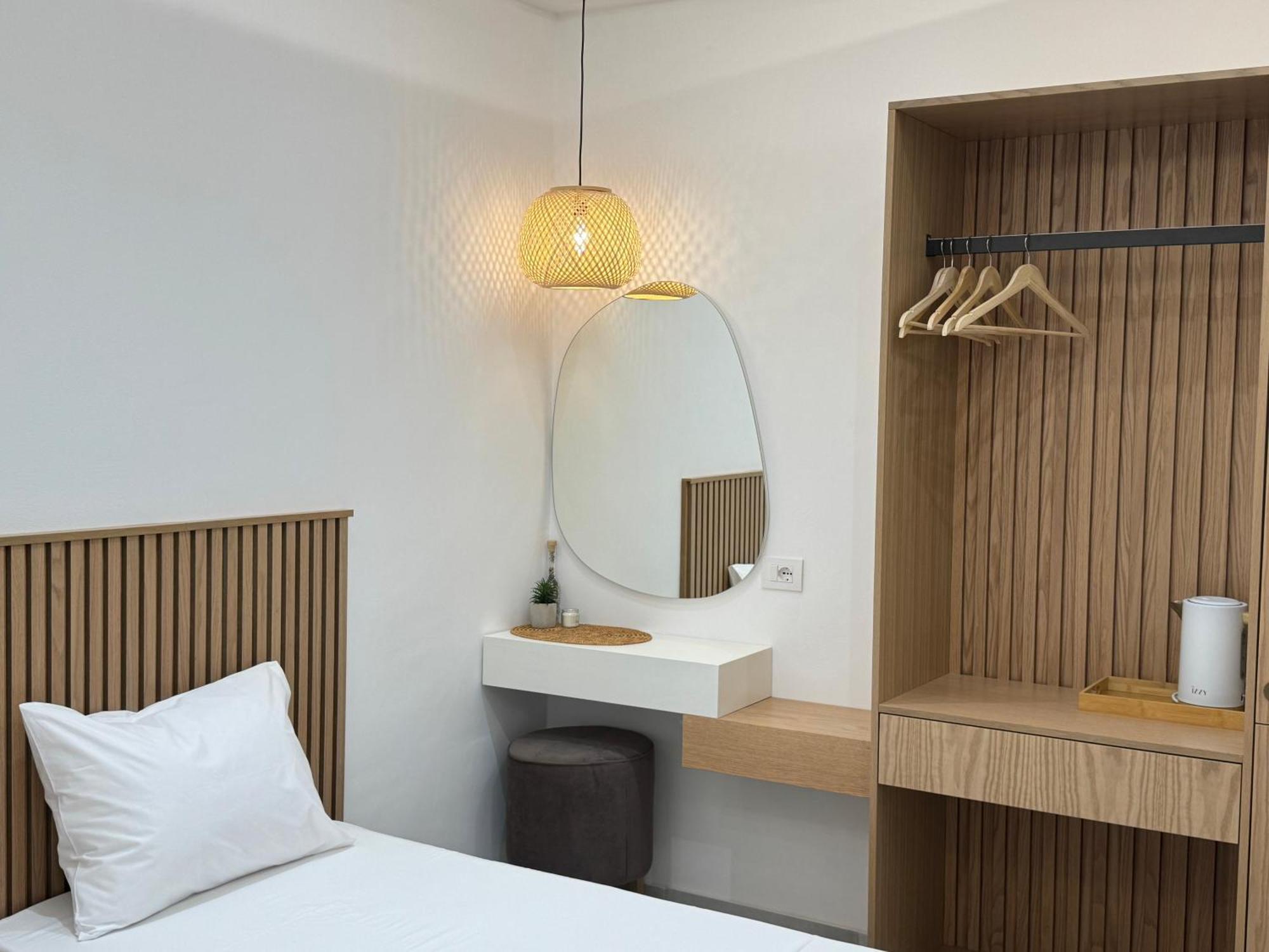 Potami Seashell Hotell Himare Eksteriør bilde